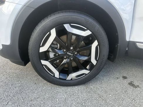 Certified 2024 Kia Telluride S FWD image 10
