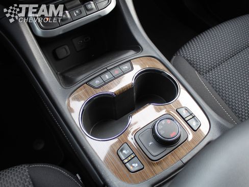 Certified 2023 GMC Acadia SLE w/ Driver Convenience Package image 17