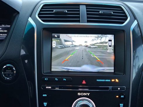 Used 2016 Ford Explorer Limited w/ Equipment Group 301A FWD image 26