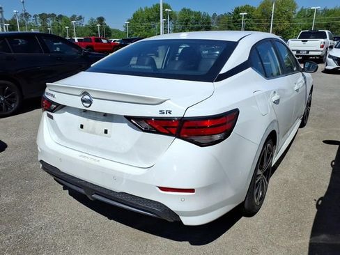 Used 2021 Nissan Sentra SR w/ SR Premium Package image 5