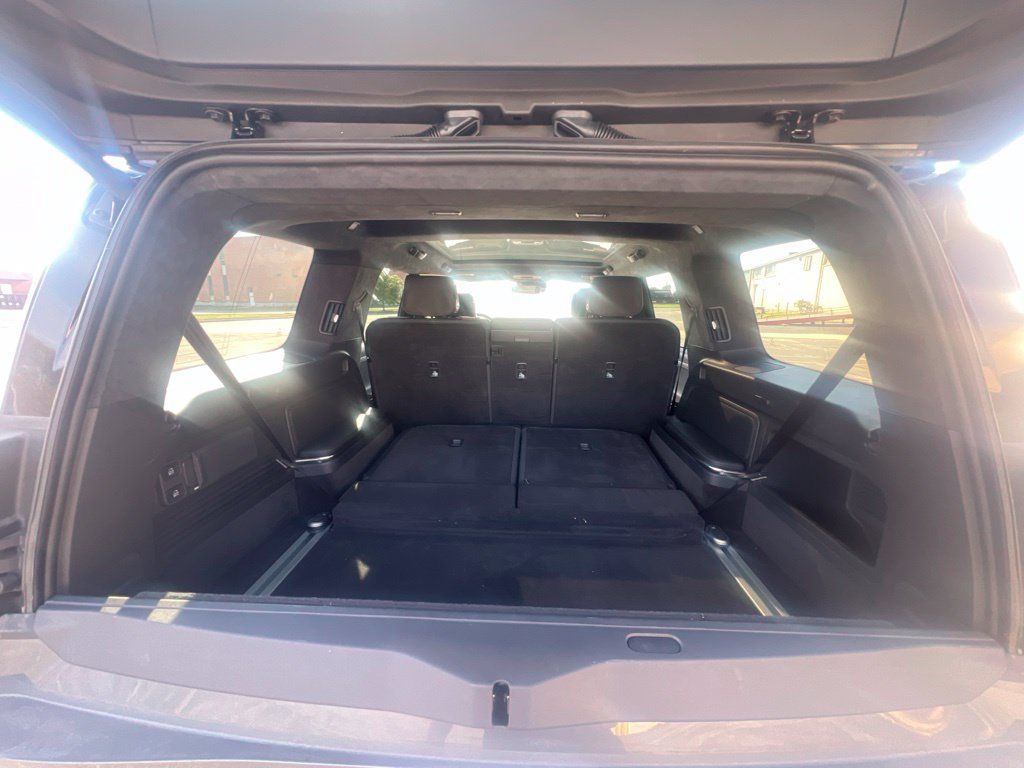 Used 2025 Rivian R1S Adventure Dual AWD/4WD image 10