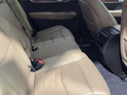 Used 2019 Cadillac XT5 Platinum image 16