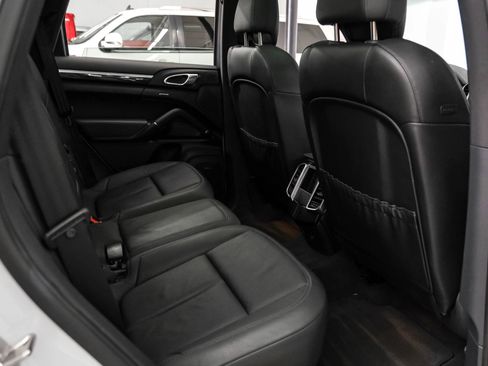 Used 2014 Porsche Cayenne Platinum Edition AWD/4WD image 35