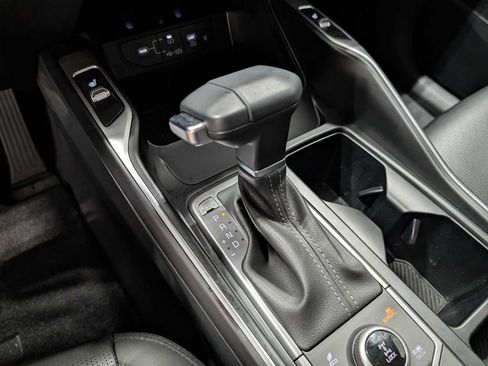 Certified 2025 Kia Sorento S AWD/4WD image 29