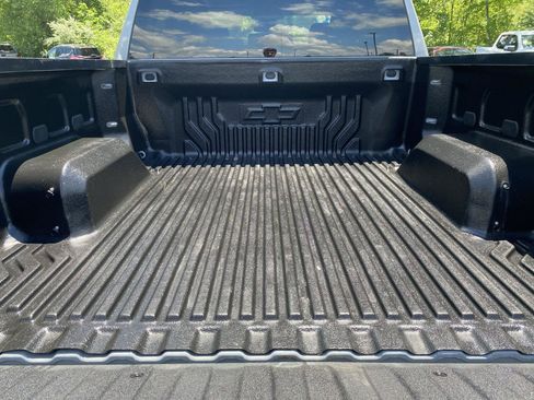 Used 2024 Chevrolet Silverado 1500 Custom Trail Boss w/ LPO, Dark Essentials Package AWD/4WD image 15