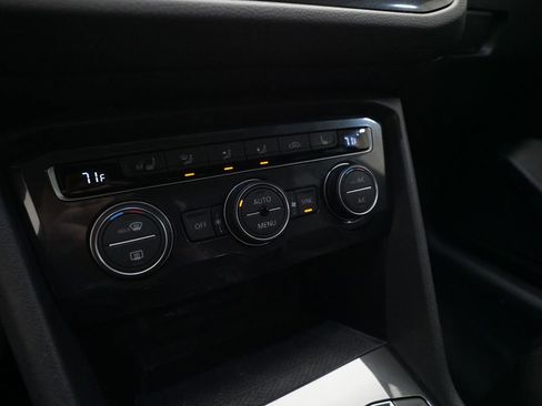 Used 2021 Volkswagen Tiguan SEL image 21