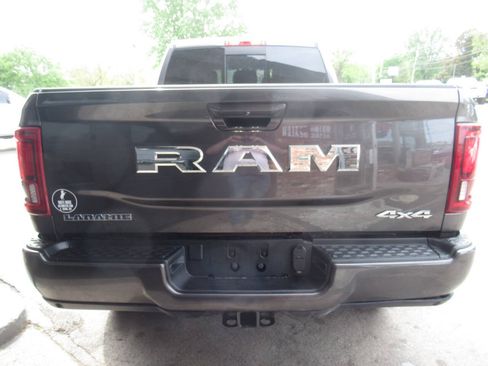 Used 2025 RAM 2500 Laramie AWD/4WD image 13