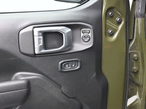 Used 2022 Jeep Wrangler Unlimited Sport image 12