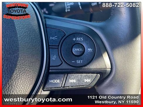 Certified 2022 Toyota RAV4 XLE Premium AWD/4WD image 27