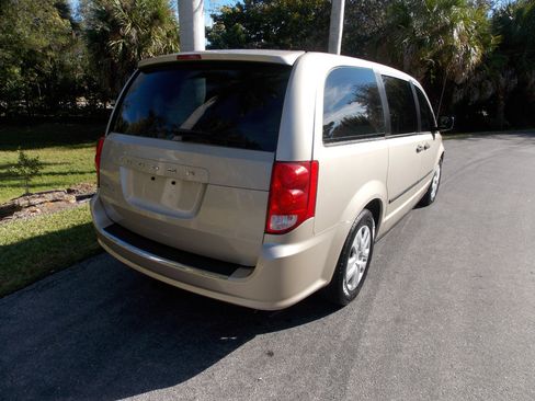 Used 2014 Dodge Grand Caravan American Value Package image 5