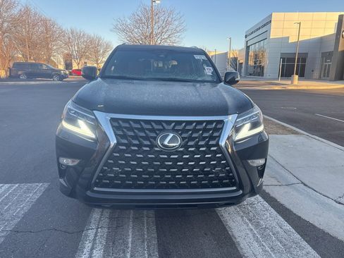 Used 2023 Lexus GX 460 Premium image 2