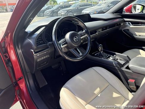 Used 2019 MAZDA MAZDA3 AWD Hatchback w/ Preferred Pkg image 19