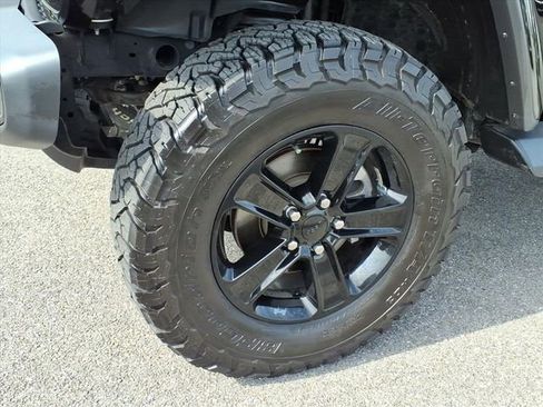 Used 2021 Jeep Wrangler Unlimited Sahara AWD/4WD image 12