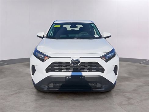 Used 2022 Toyota RAV4 LE image 2