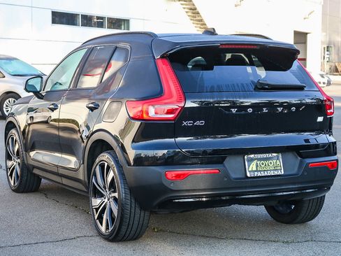 Used 2021 Volvo XC40 P8 Recharge w/ Advanced Package image 8