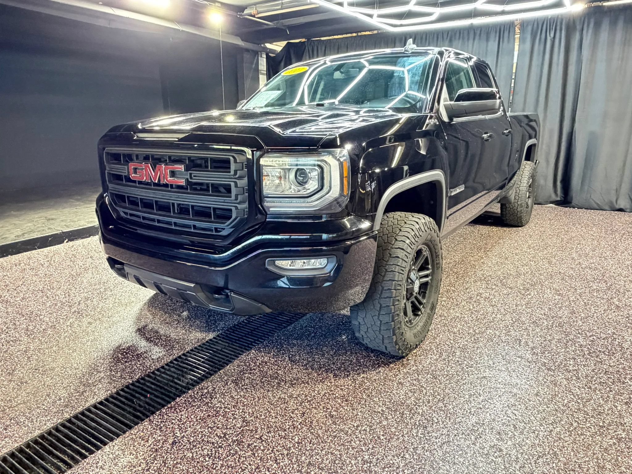 Used 2017 GMC Sierra 1500 4x4 Double Cab w/ Elevation Edition image 3