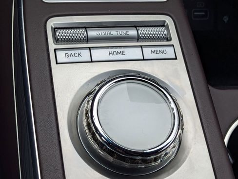 Used 2022 Genesis GV70 2.5T w/ Advanced Package image 33