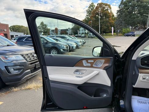 Used 2020 Mercedes-Benz GLS 450 4MATIC image 9