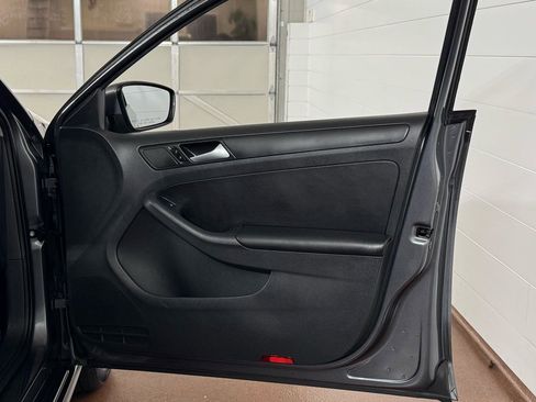 Used 2014 Volkswagen Jetta SE image 33