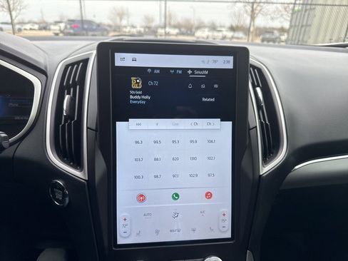 Used 2021 Ford Edge SEL w/ Convenience Package image 17