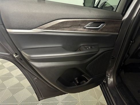 Used 2023 Jeep Grand Cherokee Limited w/ Black Appearance Package RWD image 26