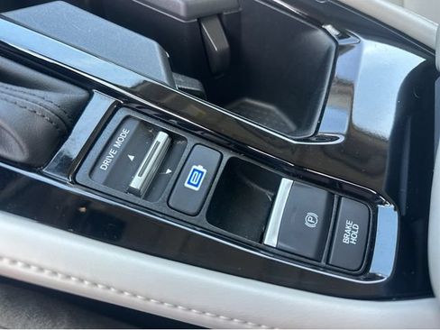 Used 2024 Honda Accord Touring image 31