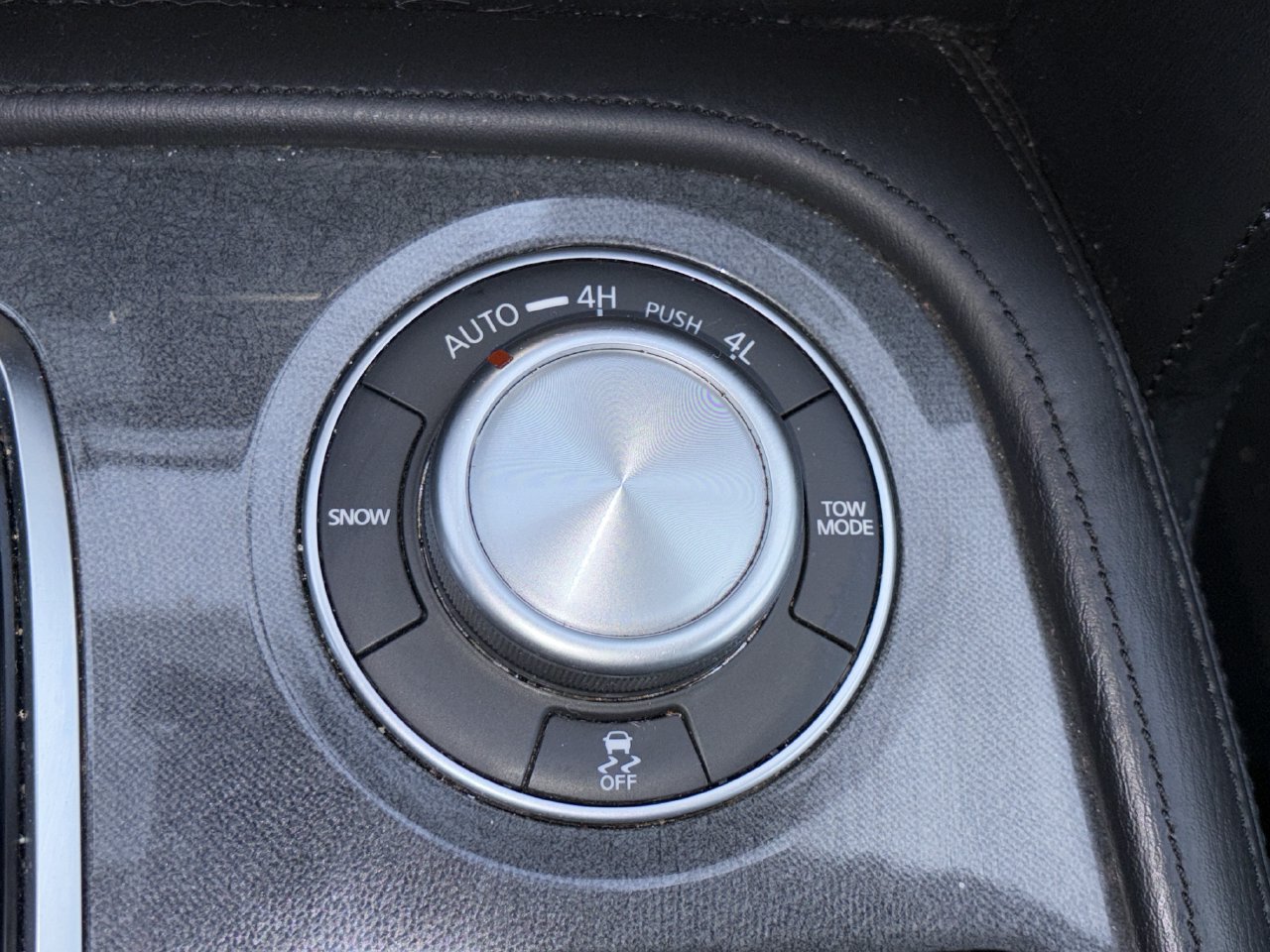 Used 2024 Nissan Armada SV AWD/4WD image 6