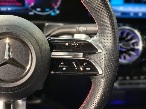 Used 2024 Mercedes-Benz GLB 250 image 30