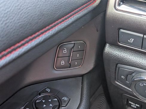 Used 2019 Ford Expedition Limited w/ Equipment Group 303A image 12