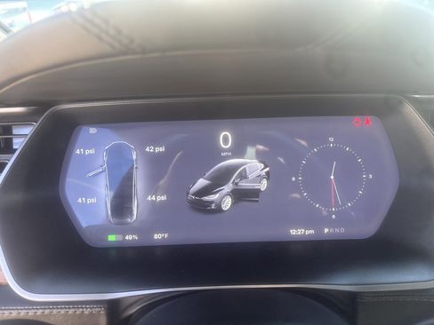 Used 2018 Tesla Model X 75D image 14