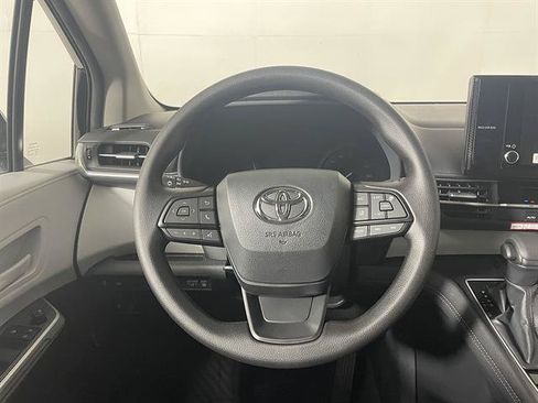 New 2026 Toyota Sienna LE FWD image 14
