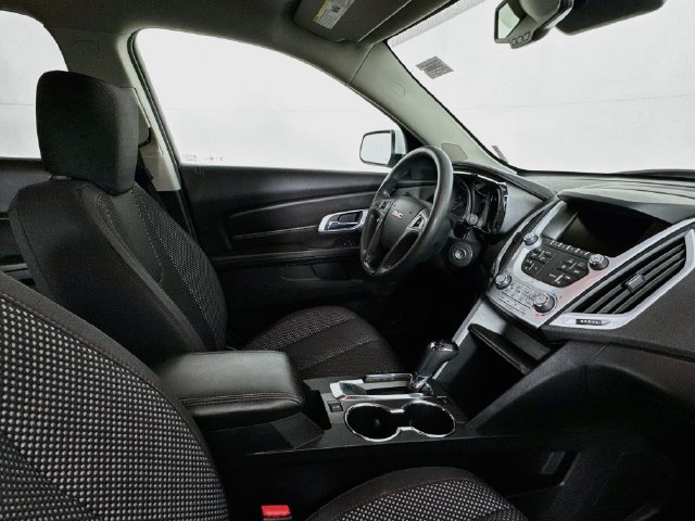 Used 2017 GMC Terrain SLE FWD image 25