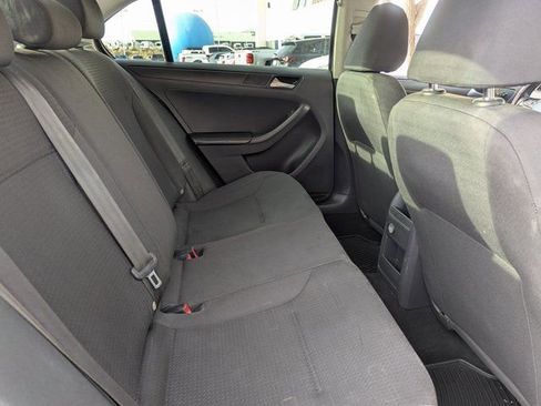Used 2015 Volkswagen Jetta S image 27