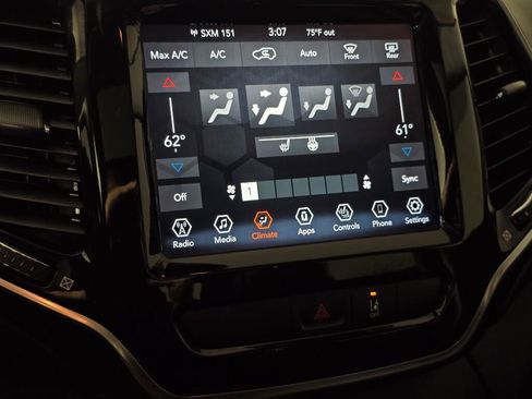 Used 2022 Jeep Cherokee Limited image 27