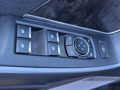 Used 2025 Ford F250 Lariat w/ Black Appearance Package image 21