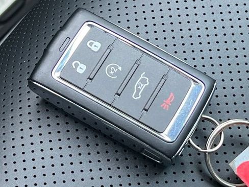Used 2025 Jeep Wagoneer S Limited AWD/4WD image 33