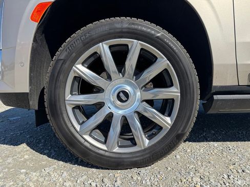 Certified 2021 Cadillac Escalade ESV Premium Luxury Platinum w/ Heavy-Duty Trailer Package image 15