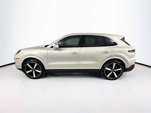 Certified 2025 Porsche Cayenne AWD/4WD image 2