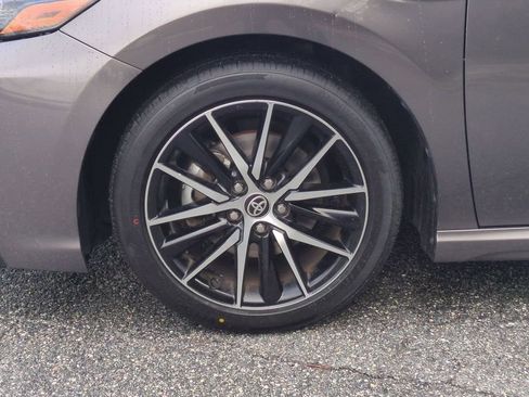 Certified 2021 Toyota Camry SE image 11