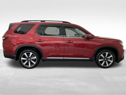 Used 2025 Honda Pilot Elite image 6
