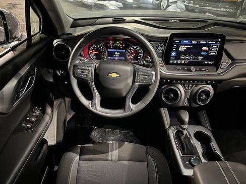 Used 2025 Chevrolet Blazer LT FWD image 19