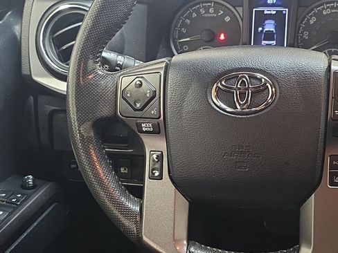Used 2019 Toyota Tacoma TRD Off-Road image 17