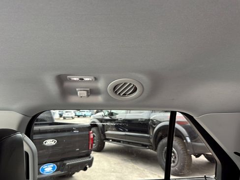 Used 2021 Ford Explorer XLT w/ Equipment Group 202A AWD/4WD image 21