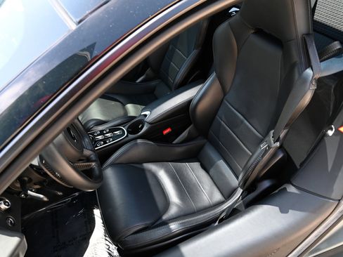 Used 2023 McLaren GT RWD image 18