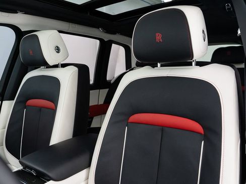 Certified 2023 Rolls-Royce Cullinan Black Badge w/ Driver's Package AWD/4WD image 17