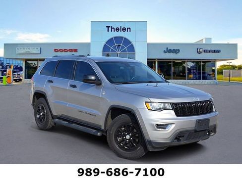 Used 2019 Jeep Grand Cherokee Laredo image 1