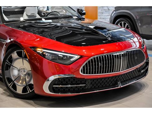 New 2026 Mercedes-Benz Maybach SL 680 image 2