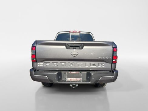 Certified 2022 Nissan Frontier SV w/ Technology Package image 4