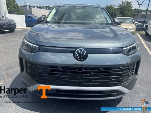 Used 2026 Volkswagen Tiguan SE FWD image 8