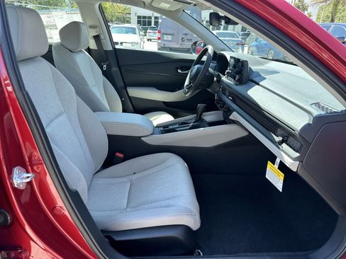 Used 2025 Honda Accord SE image 15